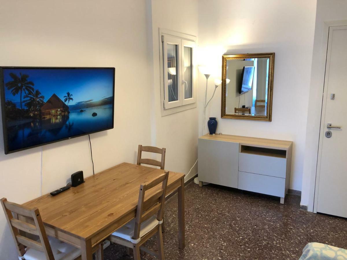 Metaxourgio two bedroom 55m2 apartment Atenas Exterior foto