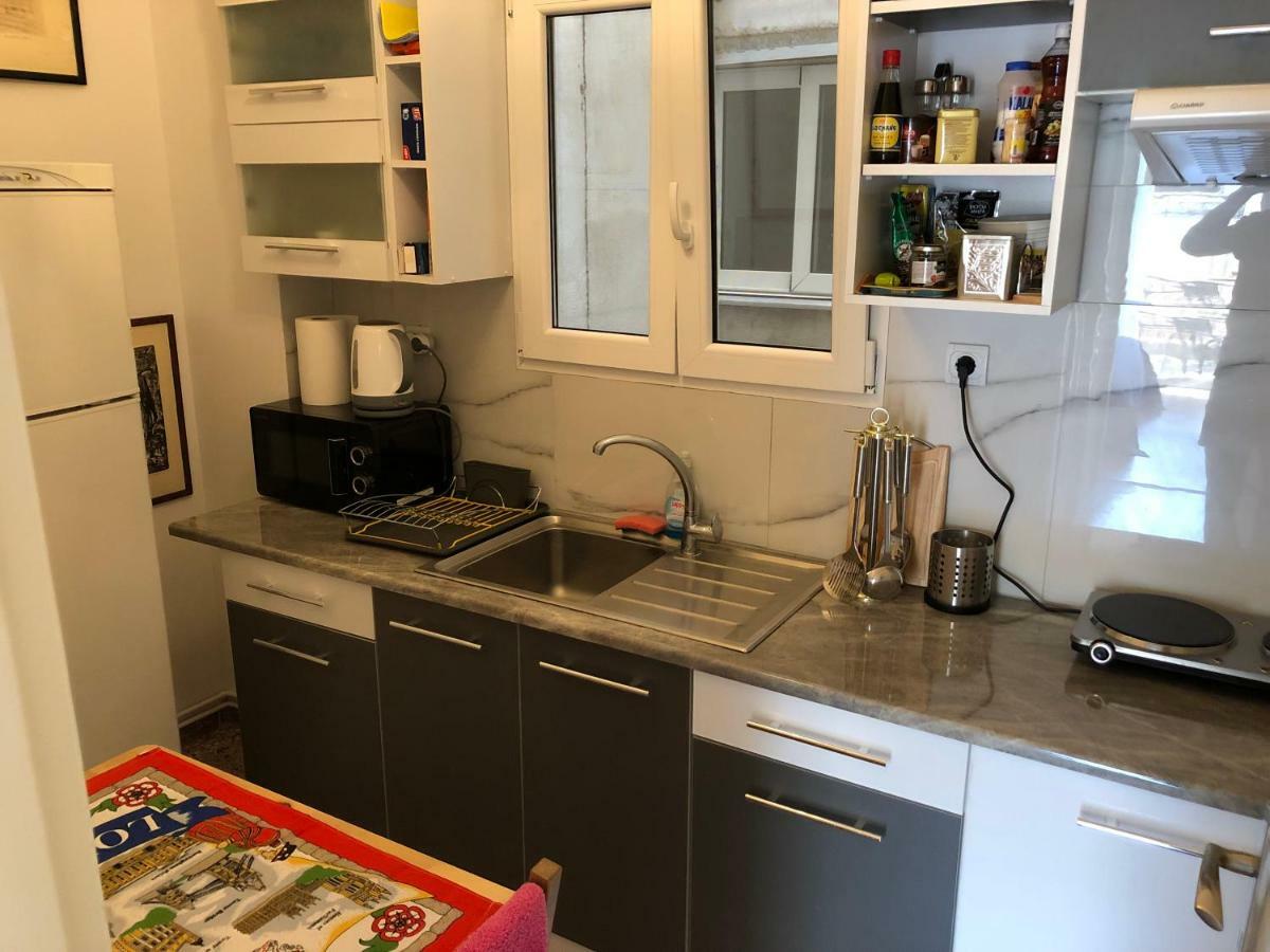 Metaxourgio two bedroom 55m2 apartment Atenas Exterior foto